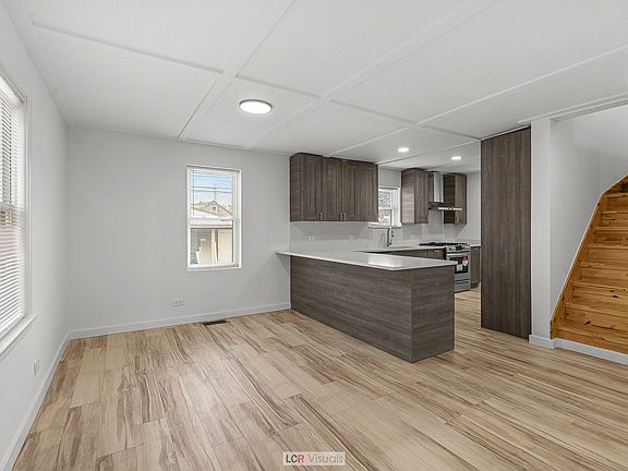 3rd image of 11055 S Avenue C