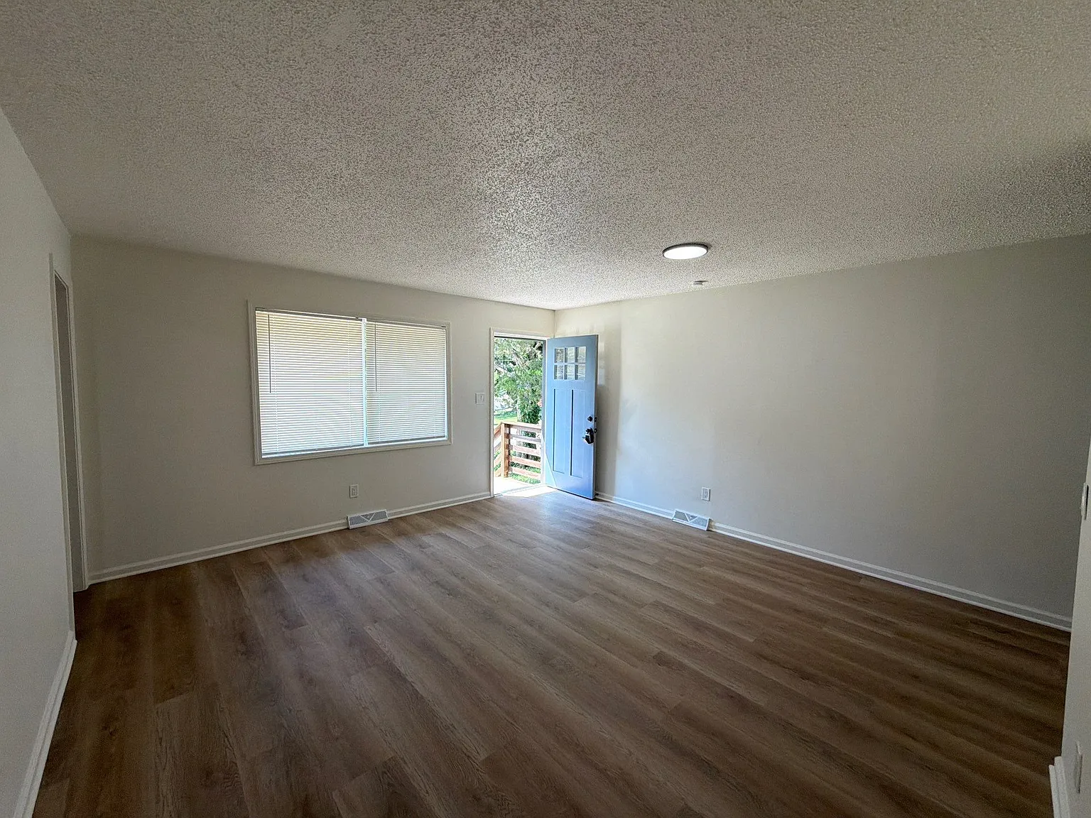 S Hardy Ave, Independence — Photo 2