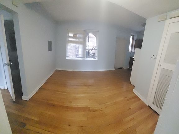 2nd image of 2909 W Cermak Rd APT 1W