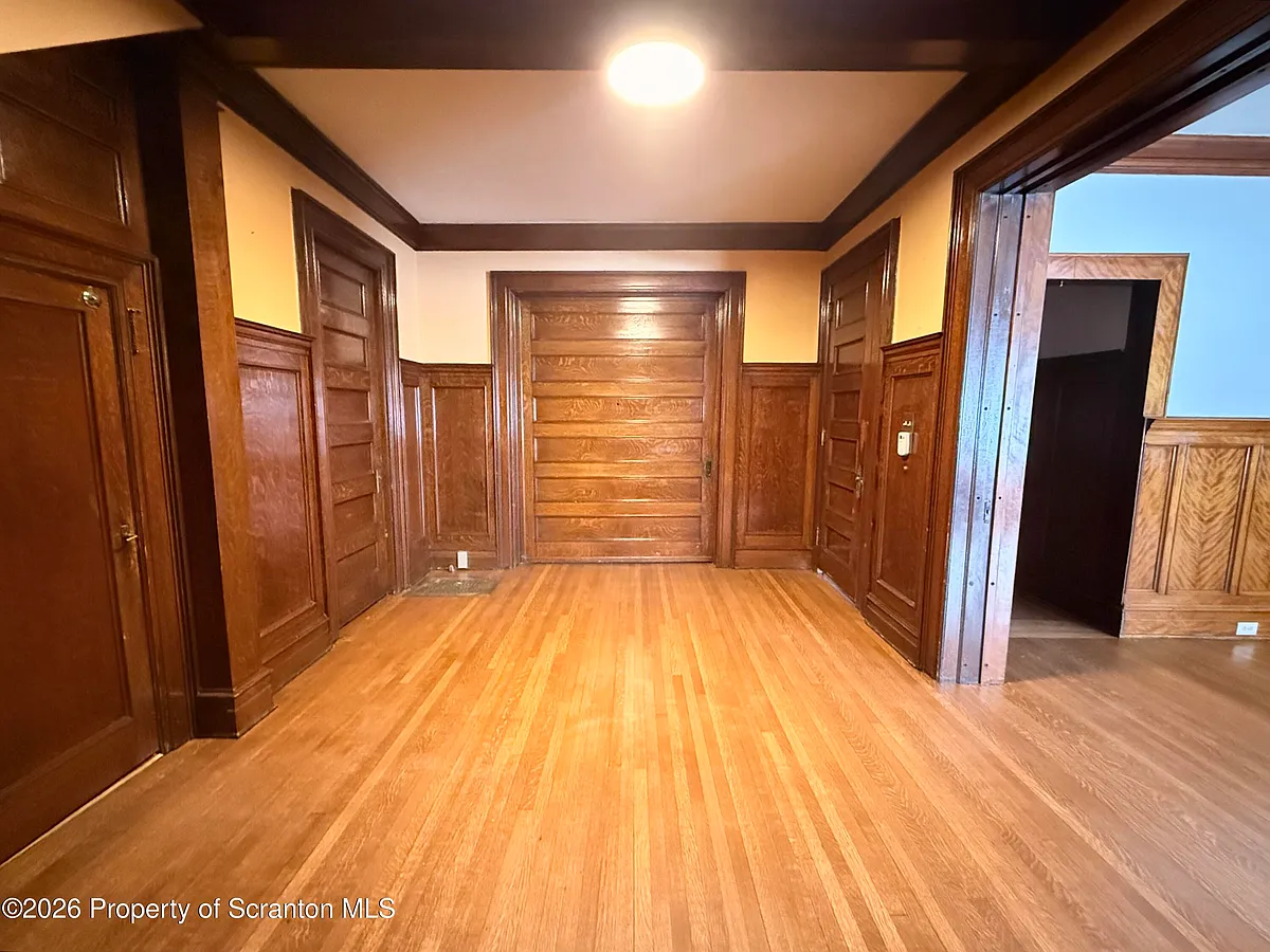 Building Photo - 629 Clay Ave #1