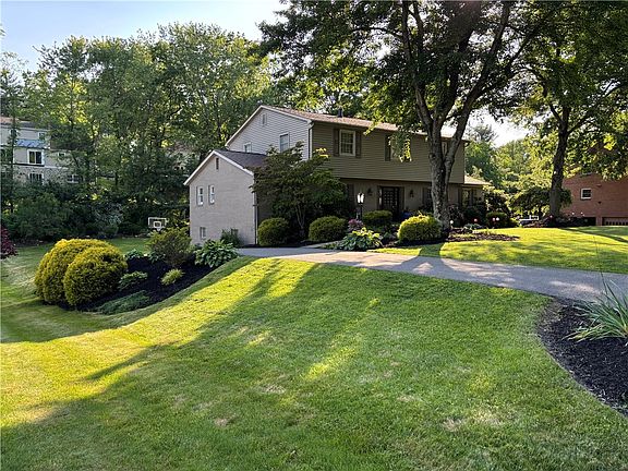 2nd image of 1598 Pinetree Dr