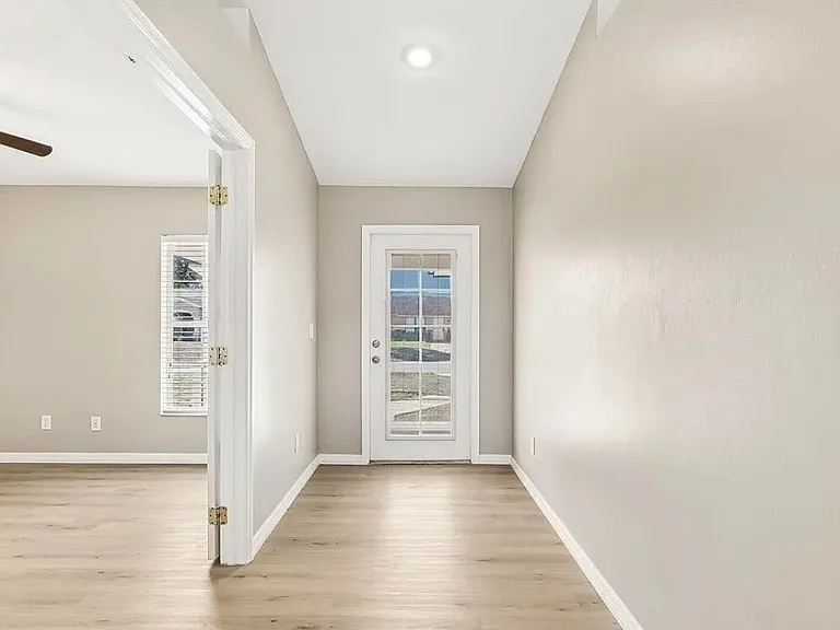 9792 Deerfoot Dr — Photo 6