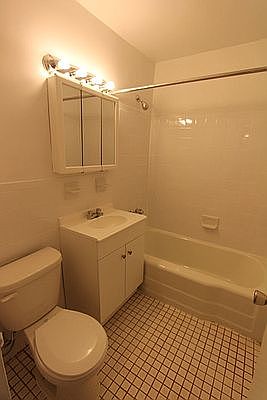 4th image of 183-11 Hillside Ave #9D