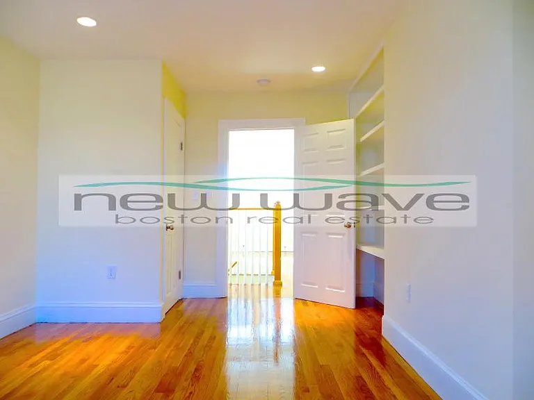 227 Newbury St #2 — Photo 16