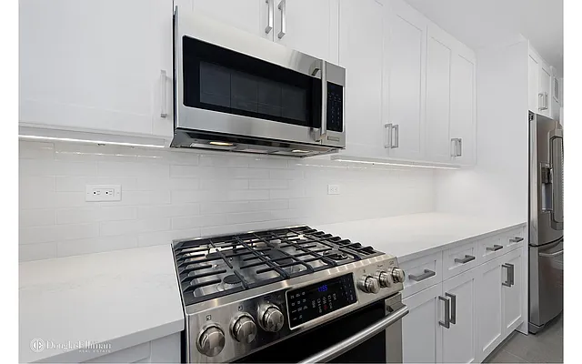 Rented by Douglas Elliman | media 15