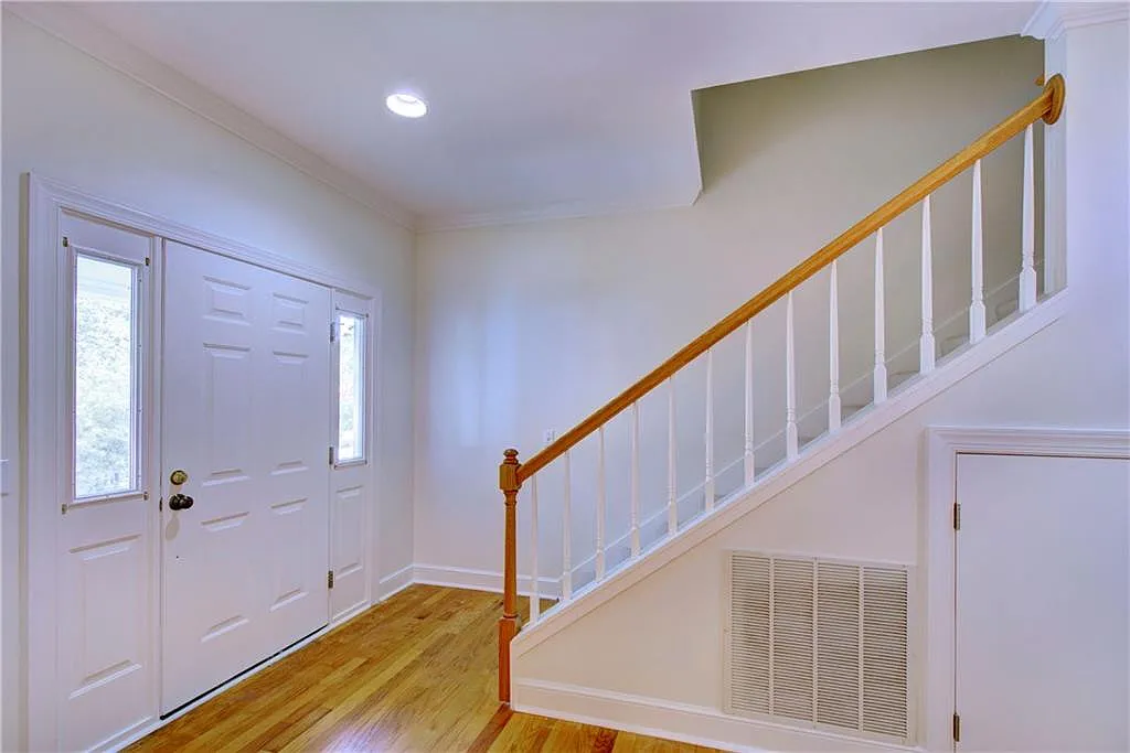 4 bed, 3.5 bath, 2822 sqft, $3,750 — Photo 3