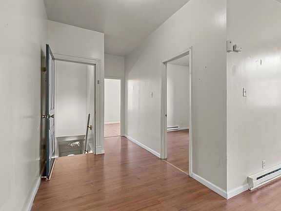 3rd image of 3302 Winnebago St #2F