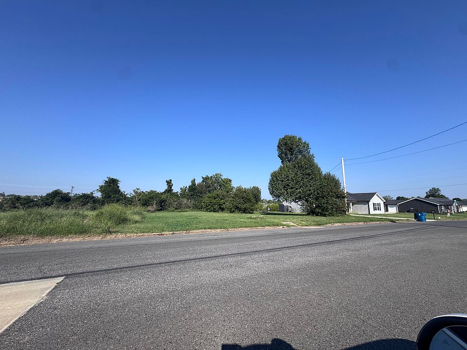 2nd image of 235 N 5th St