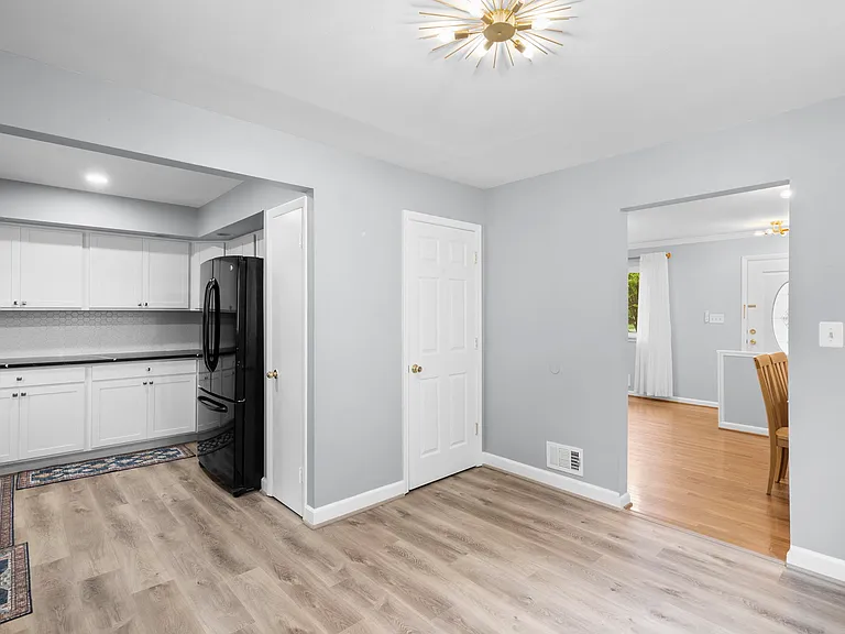 308 Clagett Dr — Photo 25