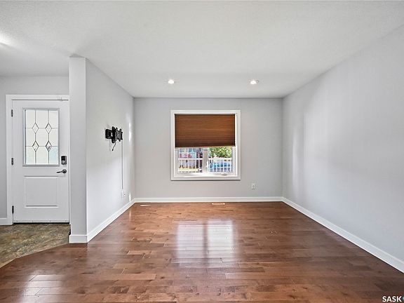 5th image of 5234 Campling Avenue