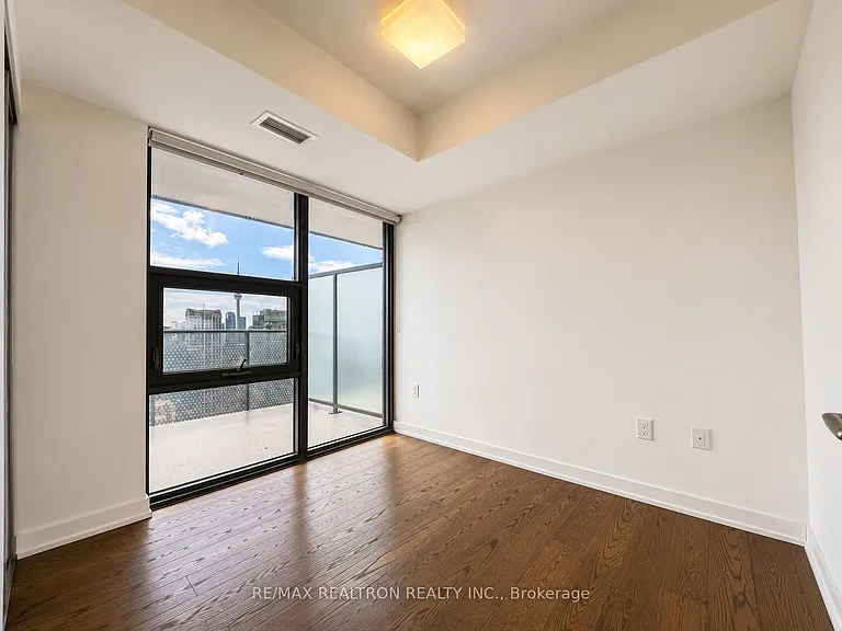 11 Wellesley St W #4102 — Photo 6