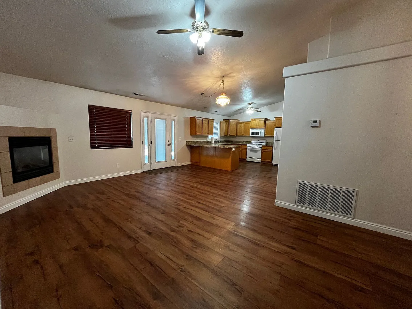 Cozy Private Pet Friendly Home!! — Photo 4