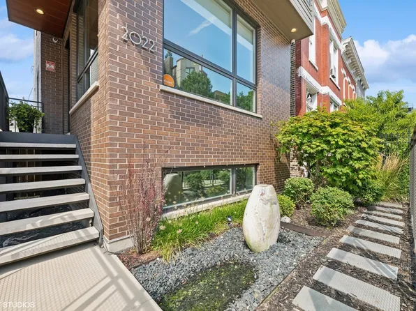 2022 W Superior St, Chicago, IL 60612