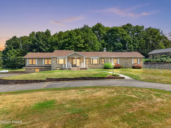 196 Lake Paupack Rd, Greentown, PA 18426