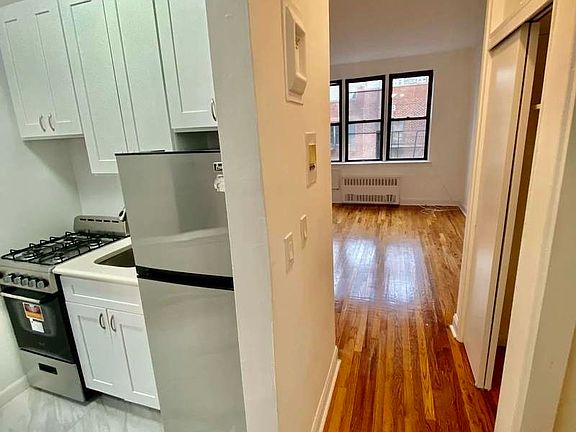 2nd image of 313 E 90th St #5