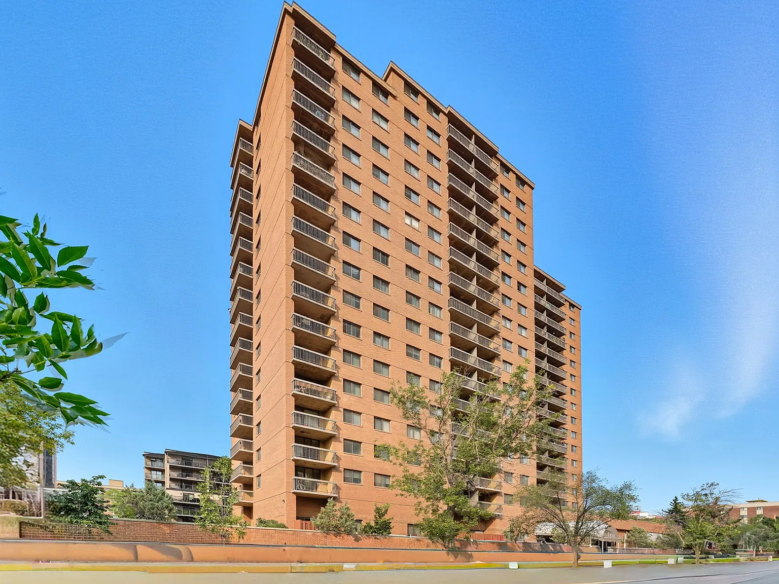 Chelsea Estates — Photo 3