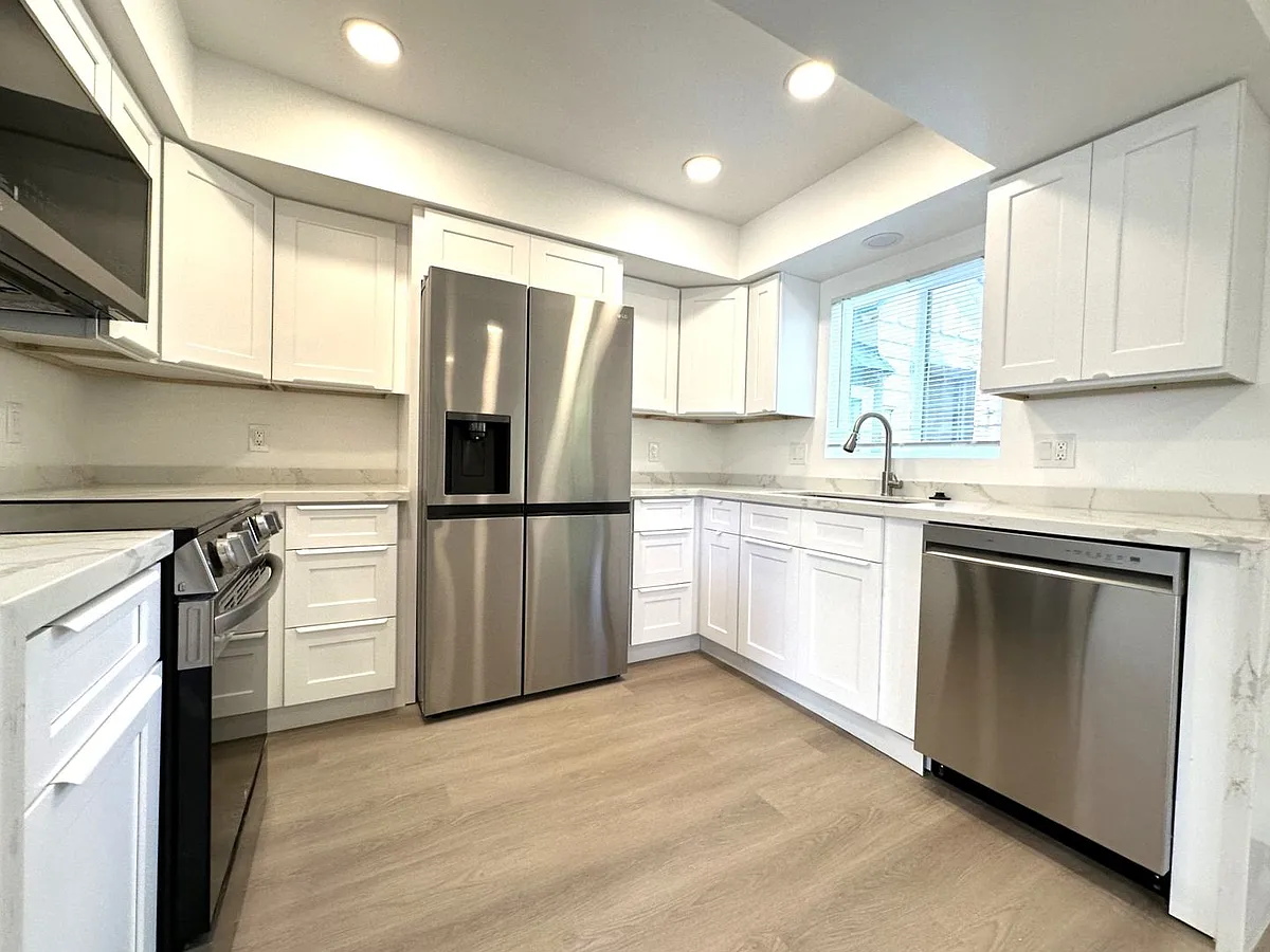 Building Photo - 401-405 Westbourne St