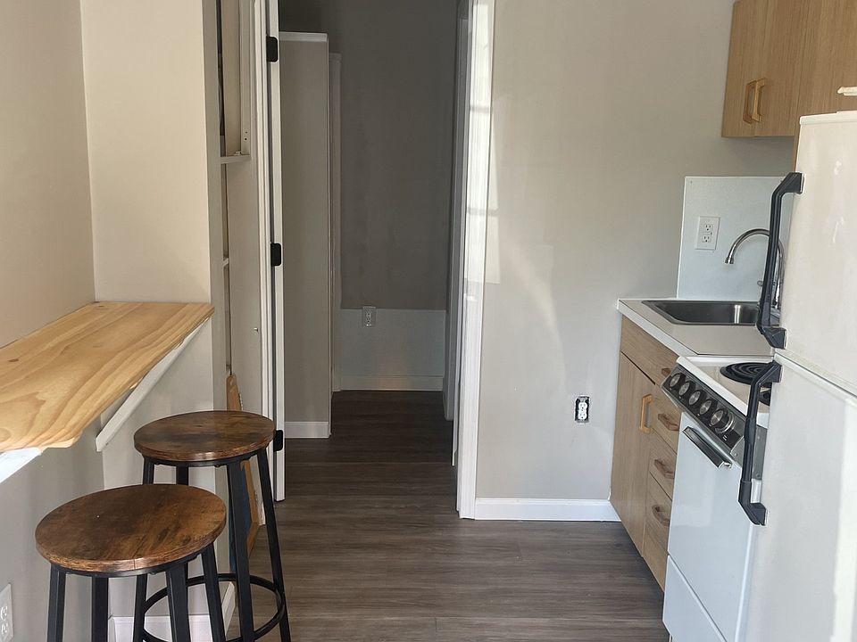 1st image of 102-106 S Main St