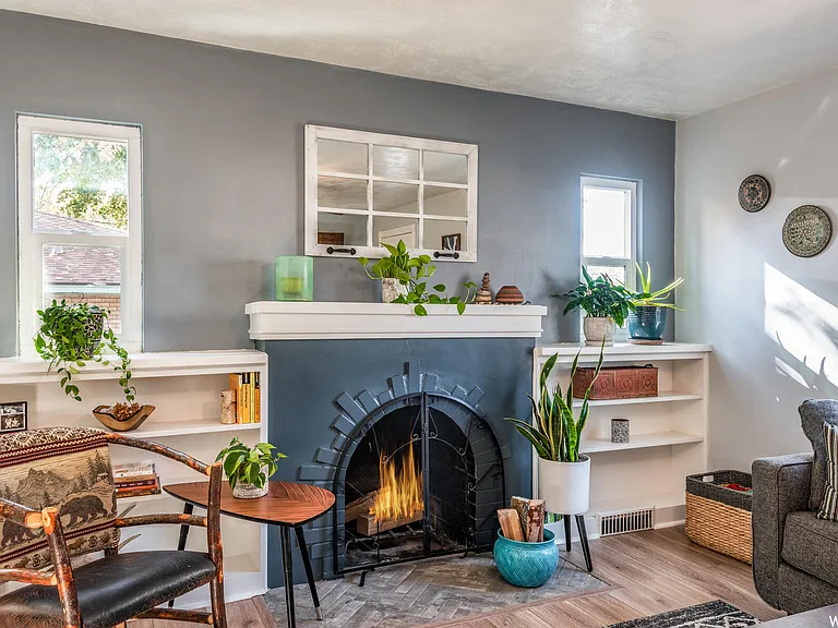 2354 Taylor Ave — Photo 4