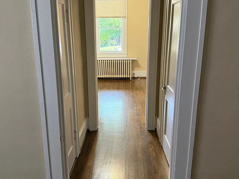 2037 Laburnum Ave SW — Photo 8