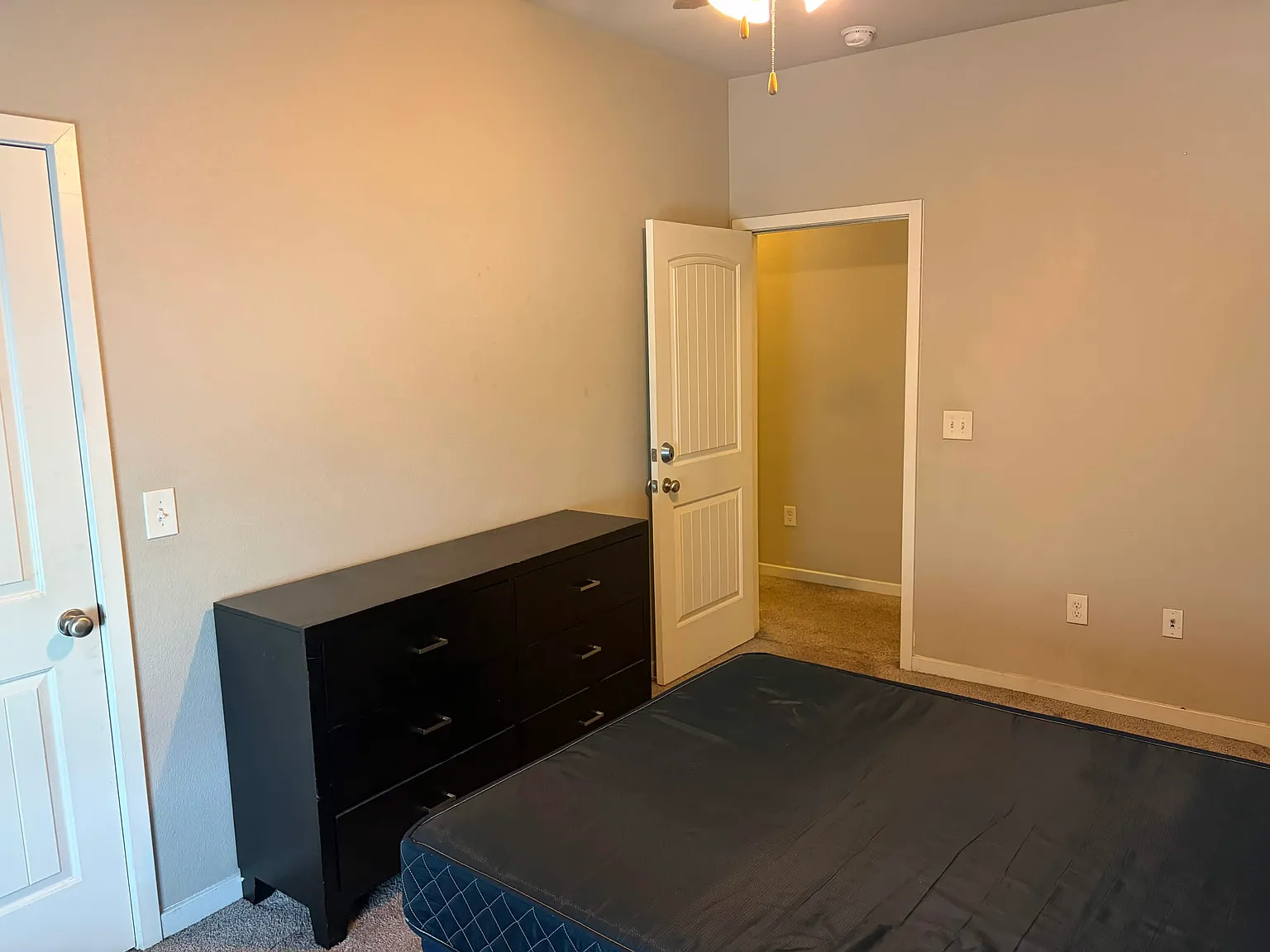4 bed, 1800 sqft, $809 — Photo 2