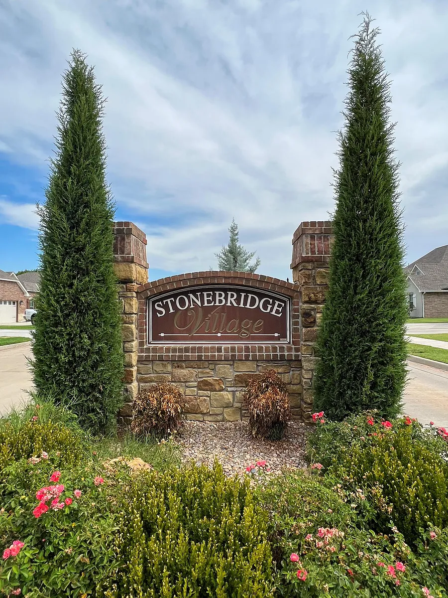 Building Photo - 1014 Stonebridge Village Dr