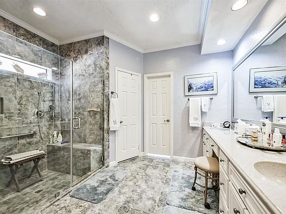 3rd image of 4734 Hunterwood Cir