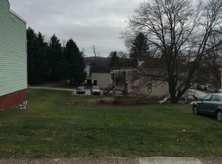 1348 W College Ave, York, PA 17404