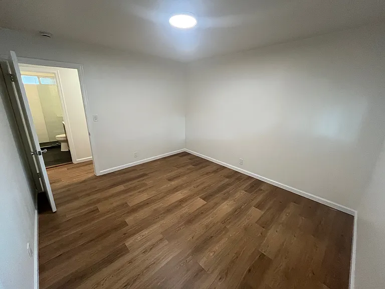 1301 Poe St #1303 — Photo 10