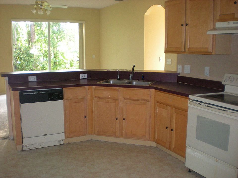 2nd image of 800 Cherry Valley Way