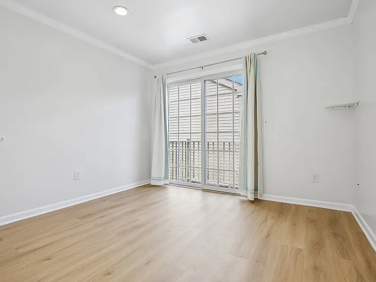 366 Potomac Dr — Photo 15