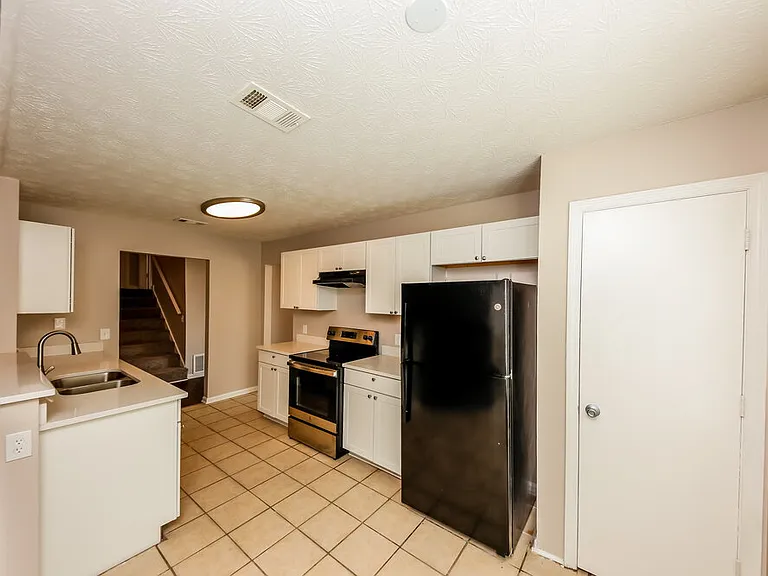 1799 Killarney Dr SW — Photo 9