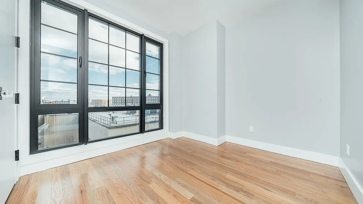 Building Photo - 115 Stanwix St #706
