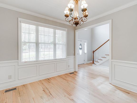 5th image of 108 Fair Ridge Rd