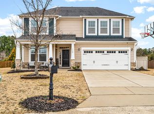 720 Glenville Lake Dr, Fuquay Varina, NC 27526