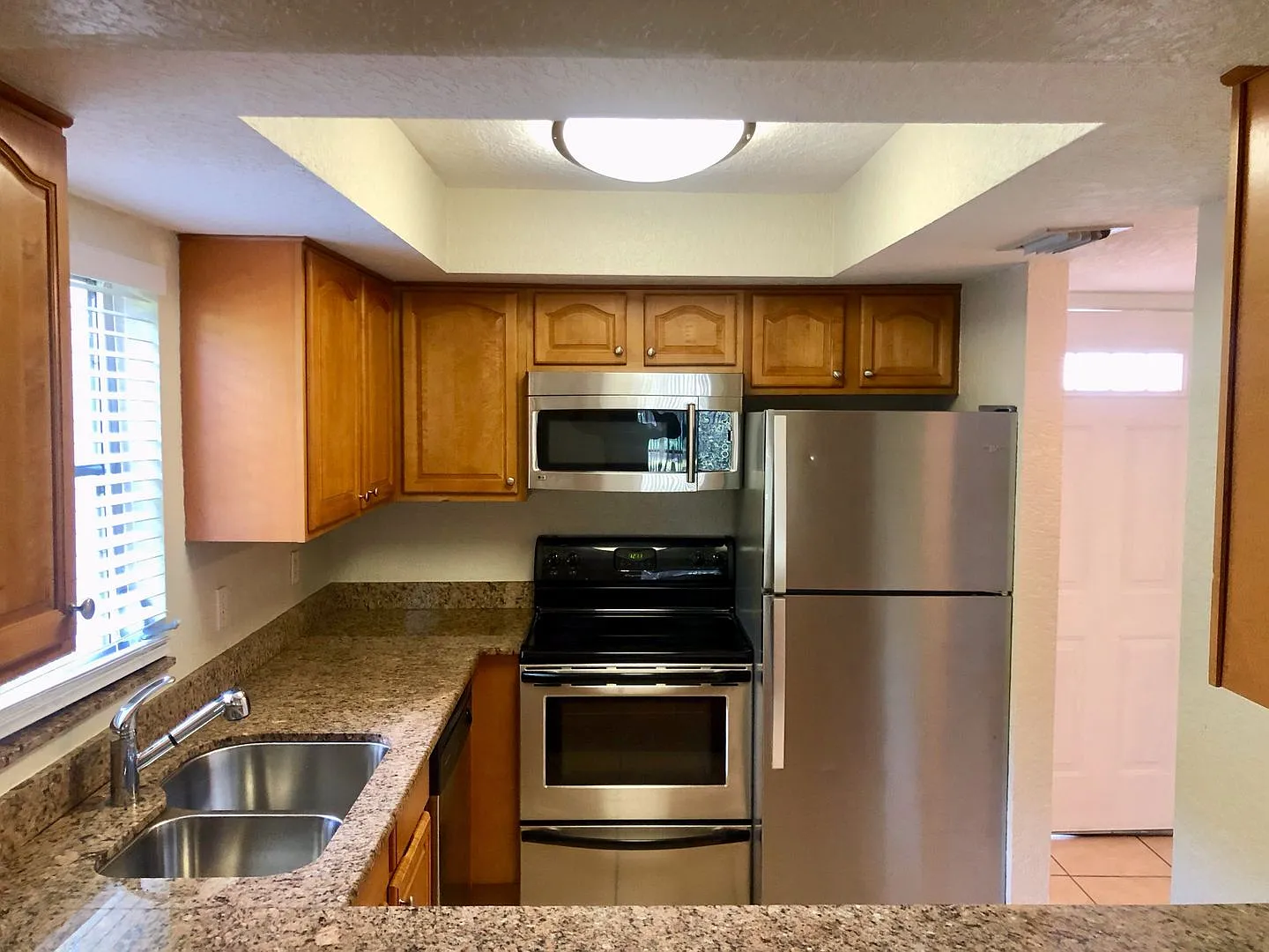 Two Bed/Two Bath Conveniently Located in Park View Condominiums, Close to Downtown Sarasota — Photo 3