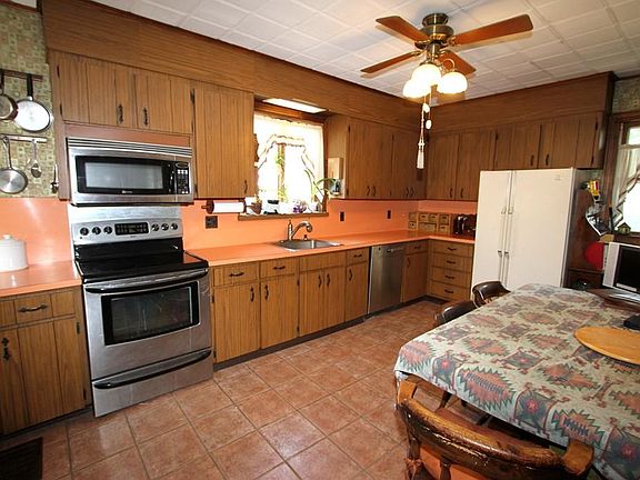 3rd image of 410 Highland Ave