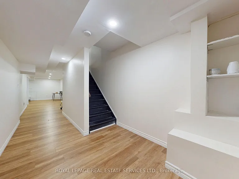 65 Morwick Dr — Photo 28