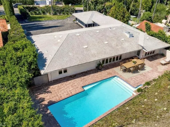 4450 Hayvenhurst Ave, Encino, CA 91436