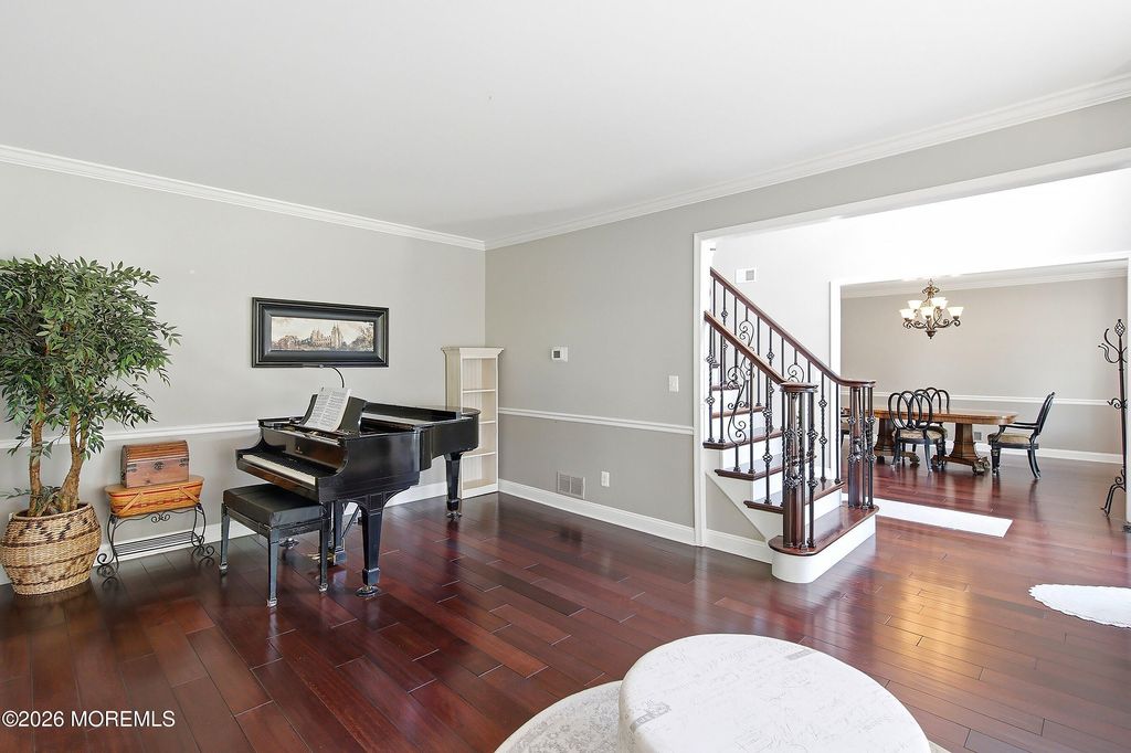 98 Summit Drive, Freehold, NJ - More