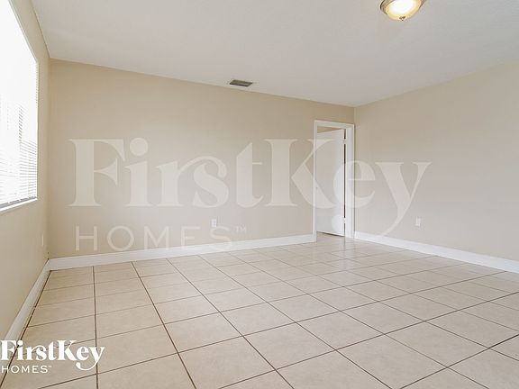 3rd image of 2921 N 74th Ave