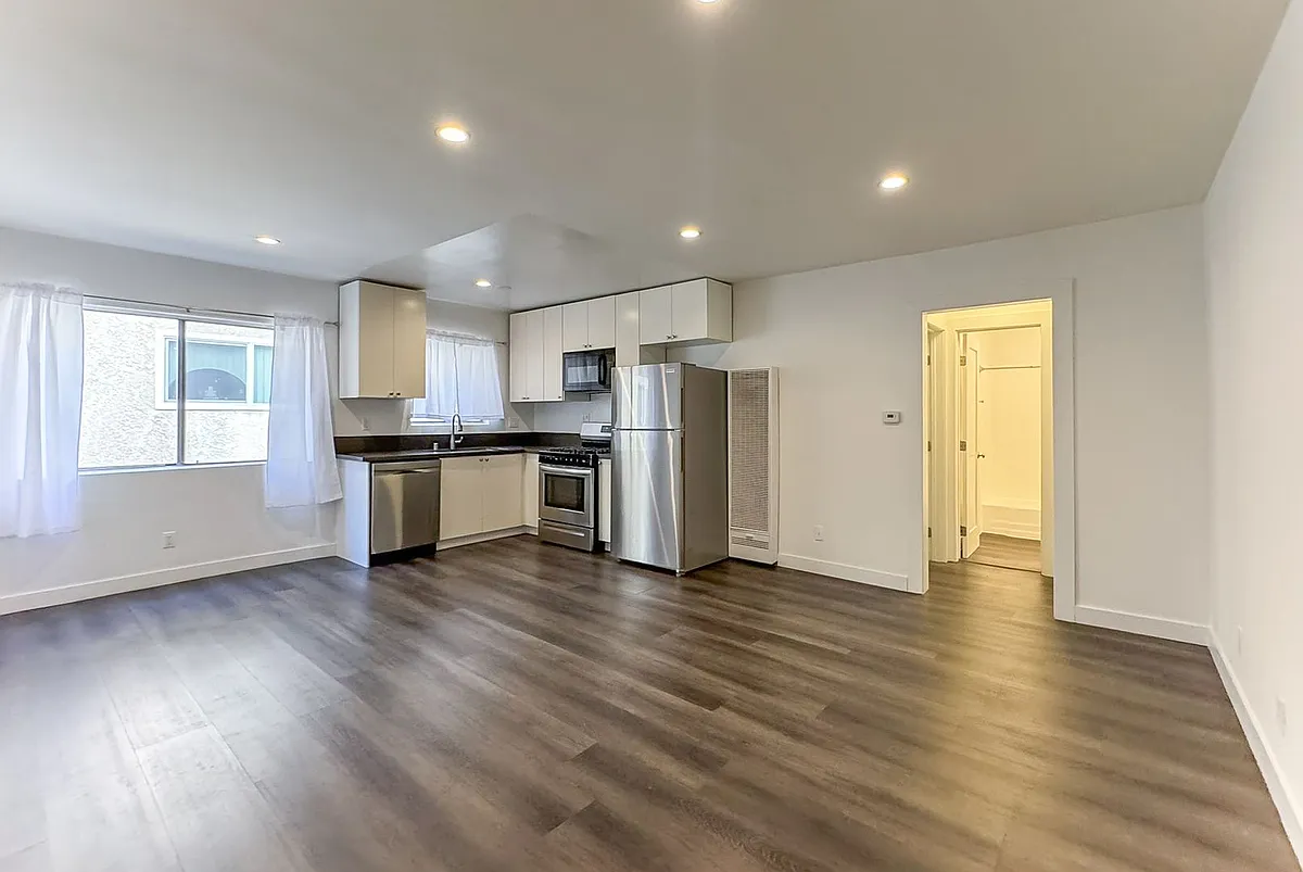 Building Photo - 3536 Hughes Ave #102