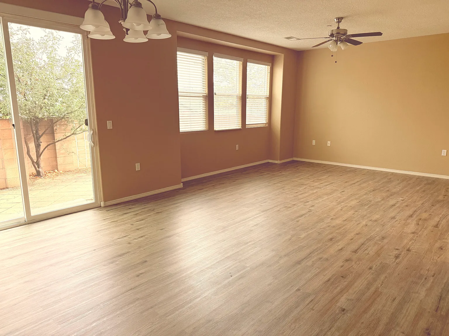 2 bed, 2.5 bath, 1723 sqft, $2,150 — Photo 4