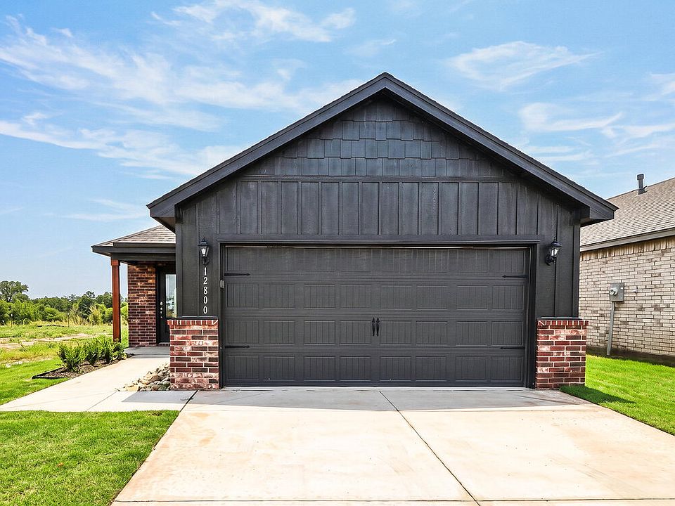 1st image of 12800 Carrara Ln