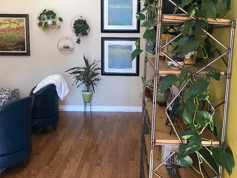 420 SE McKinley Ave — Photo 2