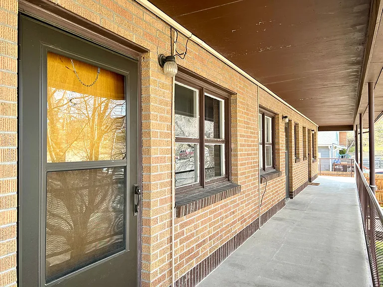 11 South Dakota Street — Photo 4