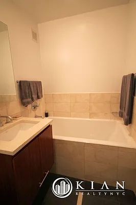 Rented by Kian Realty | media 17