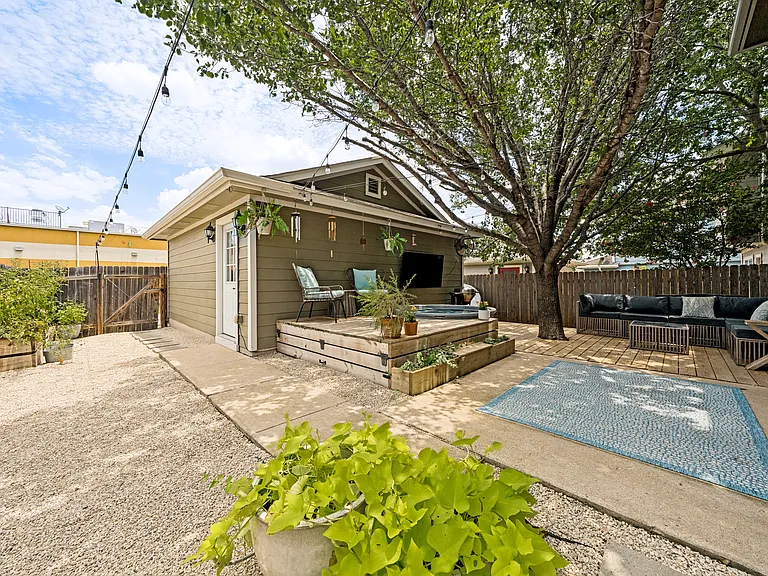 9205 Rowlands Sayle Rd — Photo 22