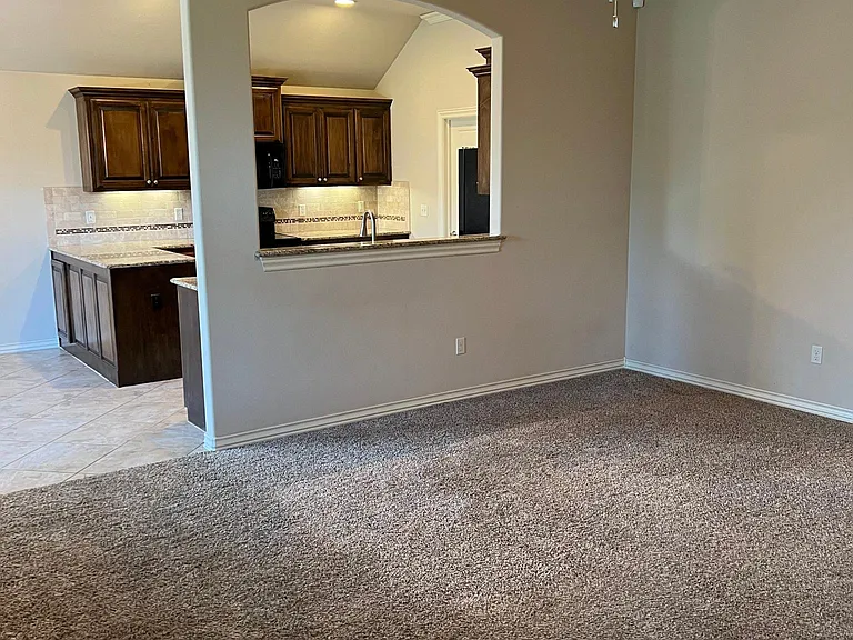6236 NW 158th Ter — Photo 7