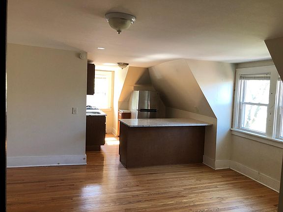 2nd image of 302 Quail St #7